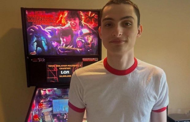 Зірка серіалу "Дивні дива" зізнався, що регулярно донатить Україні