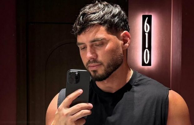 На футболку та нові кросівки: Нікіта Добринін пригадав, як у дитинстві заробив свої перші гроші