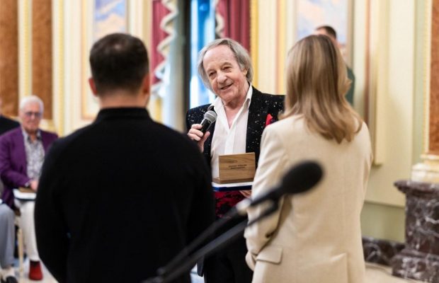 Легендарный Василий Зинкевич впервые за долгое время вышел в свет и поразил образом (фото)