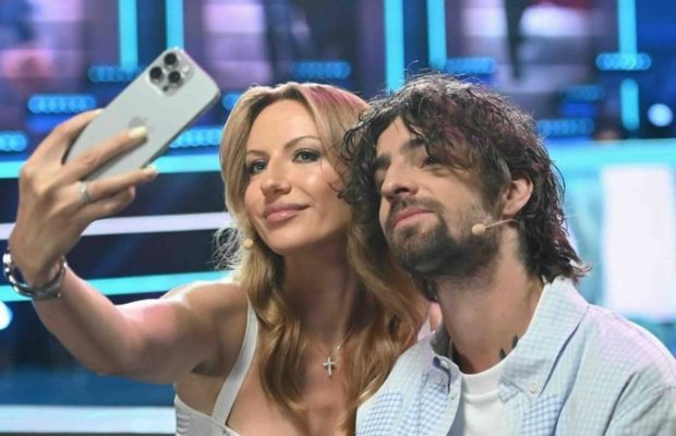 "Тому він і ведучий "Хто зверху?": Нікітюк розповіла, чому їй подобається працювати з Дантесом