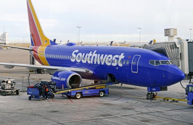 Почему самолеты нужно регулярно мыть: объяснение эксперта