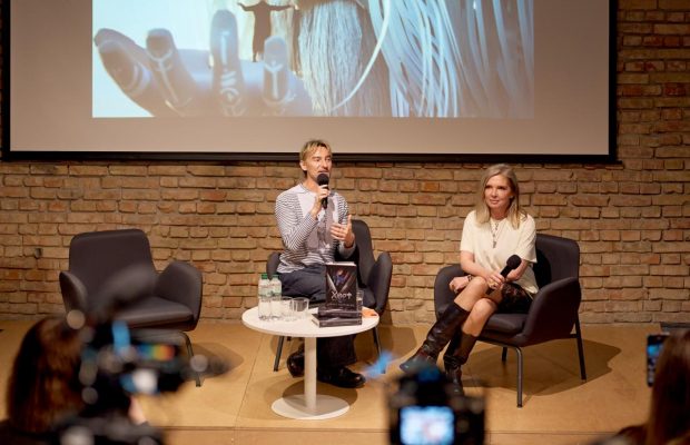 "Випусти Силу на волю!": у книгарні "Сенс" відбулася презентація роману Ольги Навроцької