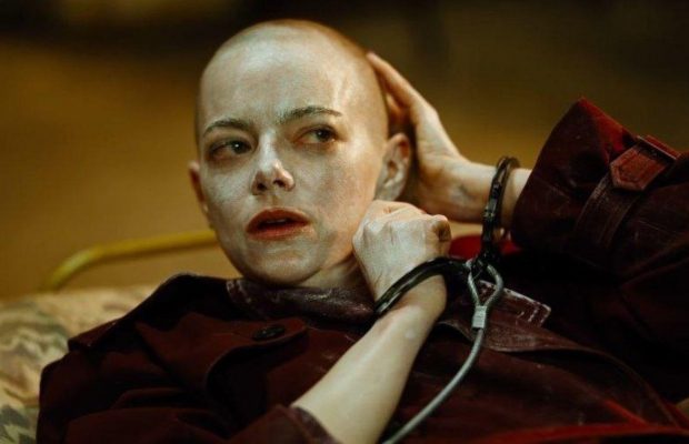 Емма Стоун у новій ролі: вийшов офіційний трейлер фільму "Бугонія"
