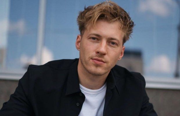 Відомий український актор потрапив до лікарні та показав фото під крапельницею