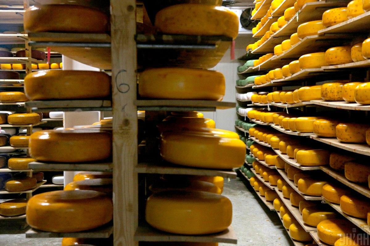 Українські сировари масово скорочують виробництво: що стало причиною Українські сировари масово скорочують виробництво: що стало причиною