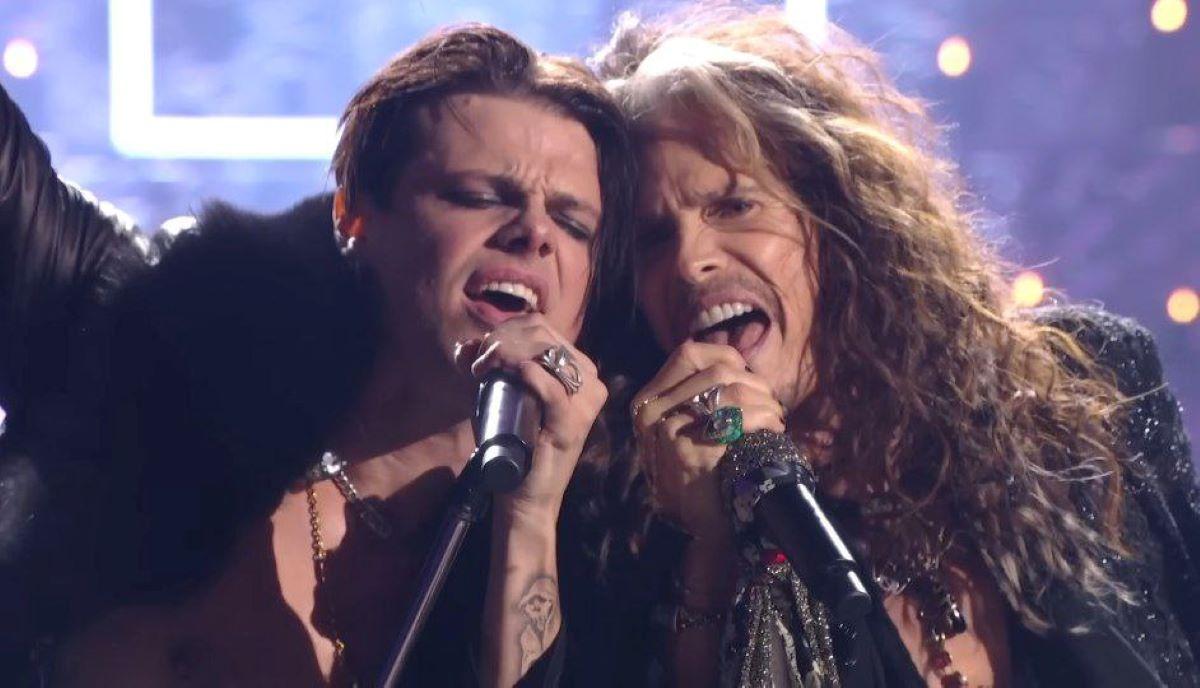 Aerosmith и Yungblud выступили с трибьютом Оззи Осборну / скриншот YouTube Aerosmith и Yungblud выступили с трибьютом Оззи Осборну / скриншот YouTube