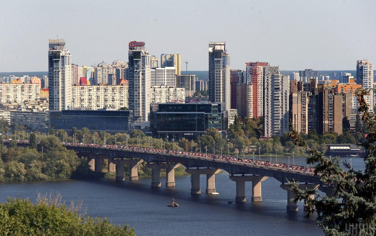 Транспортний параліч Києва: спеціалісти попередили про наслідки руйнування мосту Патона