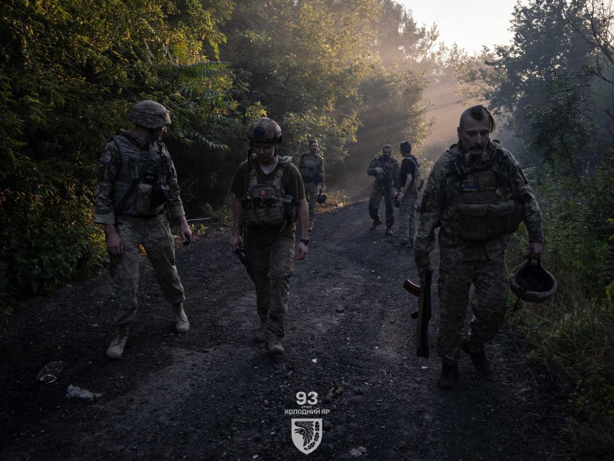 В Украине выросло число граждан, которые против вывода ВСУ из Донбасса, - опрос В Украине выросло число граждан, которые против вывода ВСУ из Донбасса, - опрос