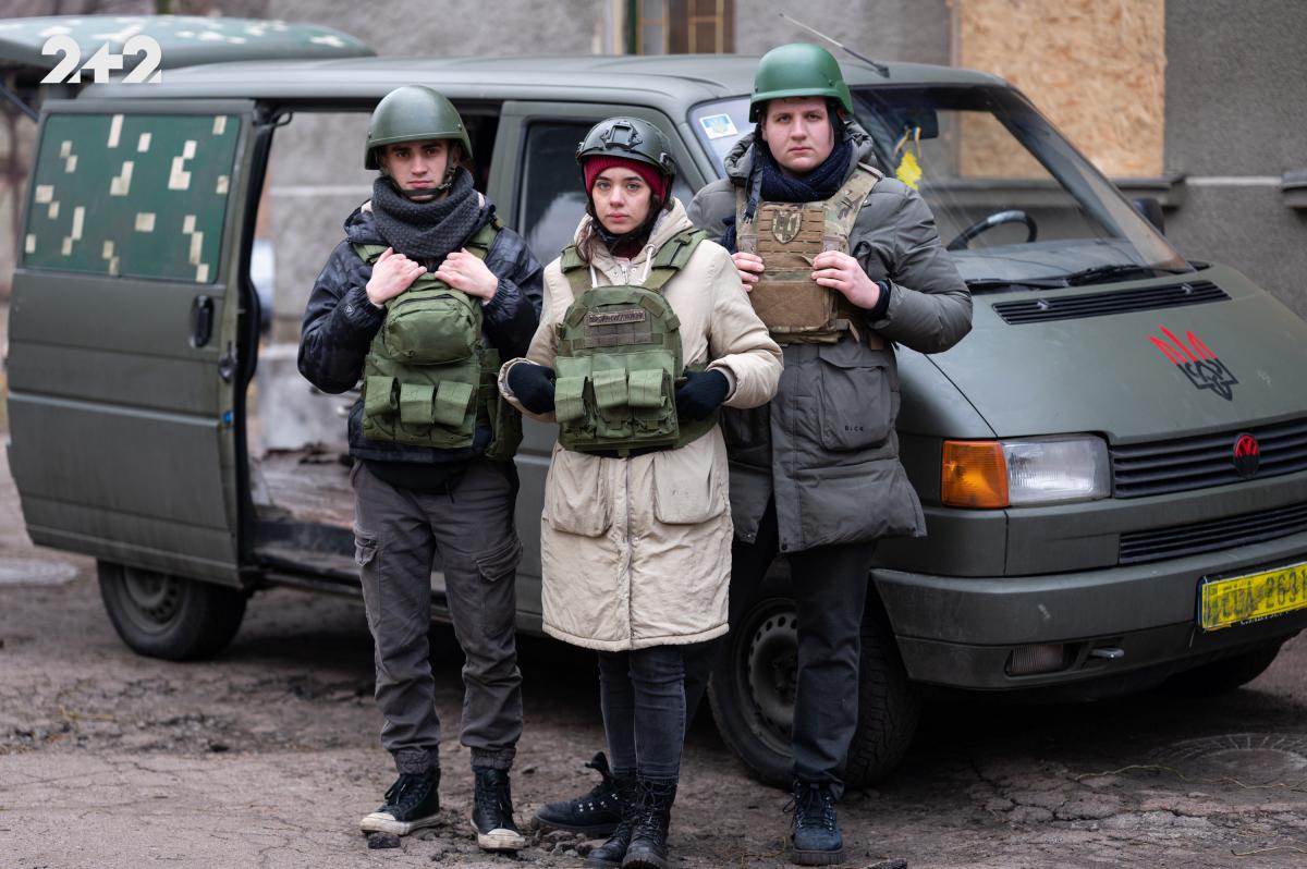 На передовой жизни и смерти: телеканал 2+2 представит военную драму 'Держись, братик'