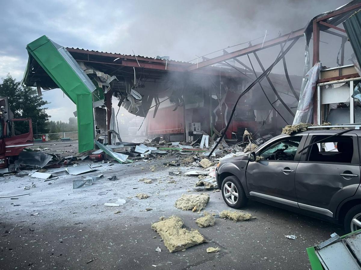 На Полтавщине россияне нанесли удар по автозаправочной станции / фото t.me/poltavskaOVA На Полтавщине россияне нанесли удар по автозаправочной станции / фото t.me/poltavskaOVA