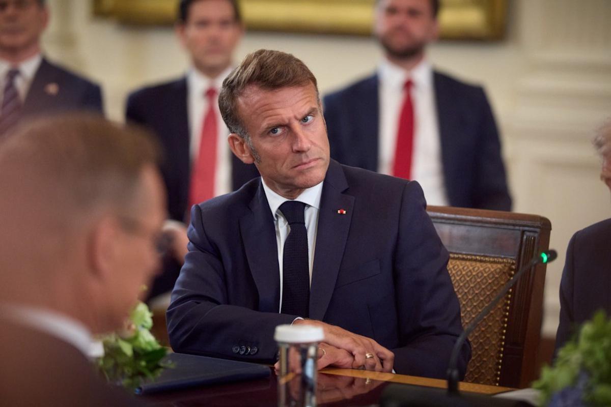 Макрон різко відреагував на нові удари РФ по Києву Макрон різко відреагував на нові удари РФ по Києву