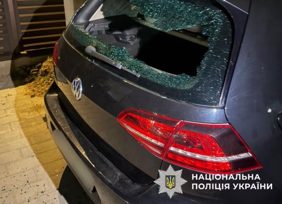 Повреждены автомобили / facebook.com/MVS.LVIV Повреждены автомобили / facebook.com/MVS.LVIV