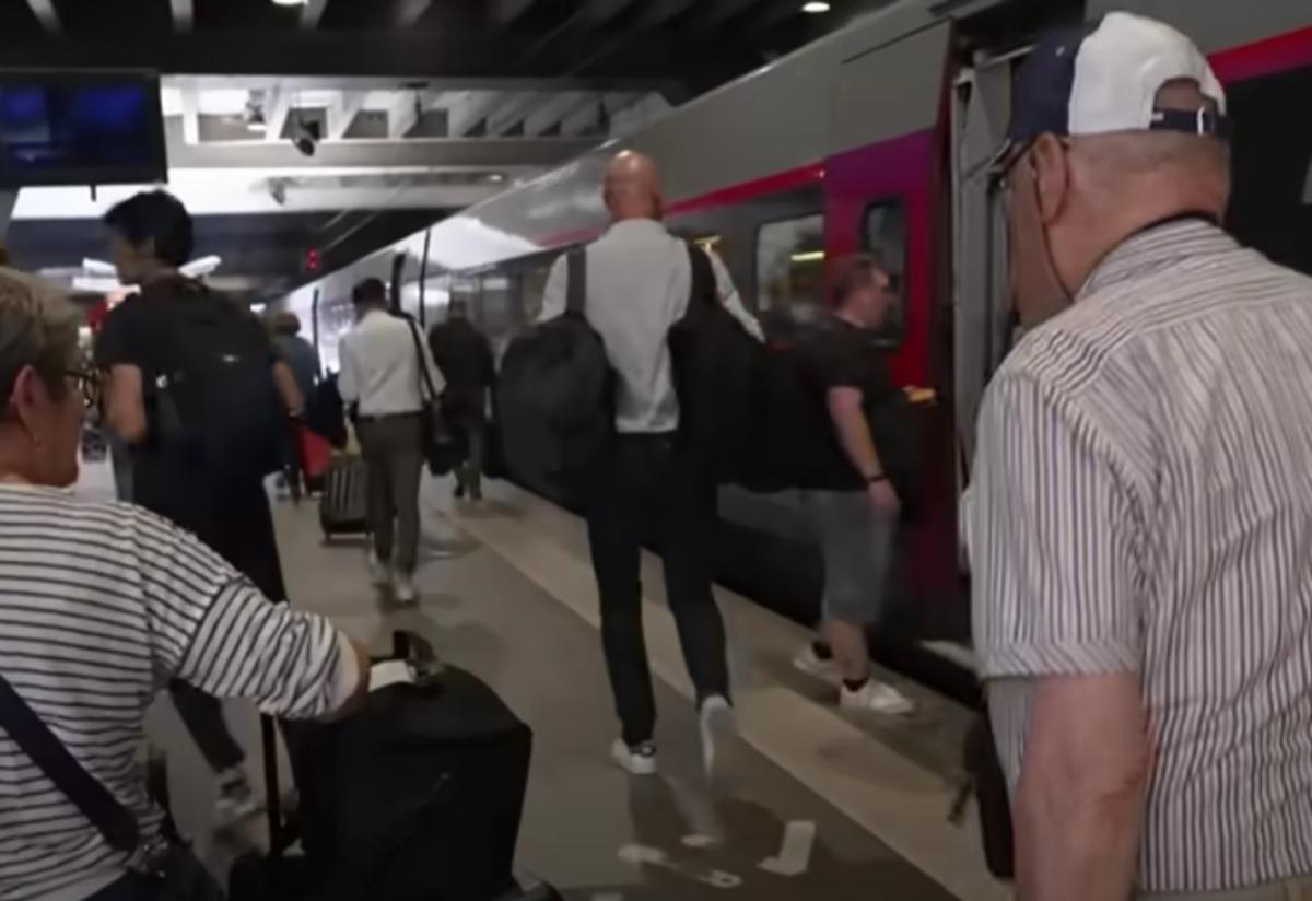Активісти вимагають не допустити цього та вже звернулися до президента Франції / Фото: скріншот з відео Активісти вимагають не допустити цього та вже звернулися до президента Франції / Фото: скріншот з відео