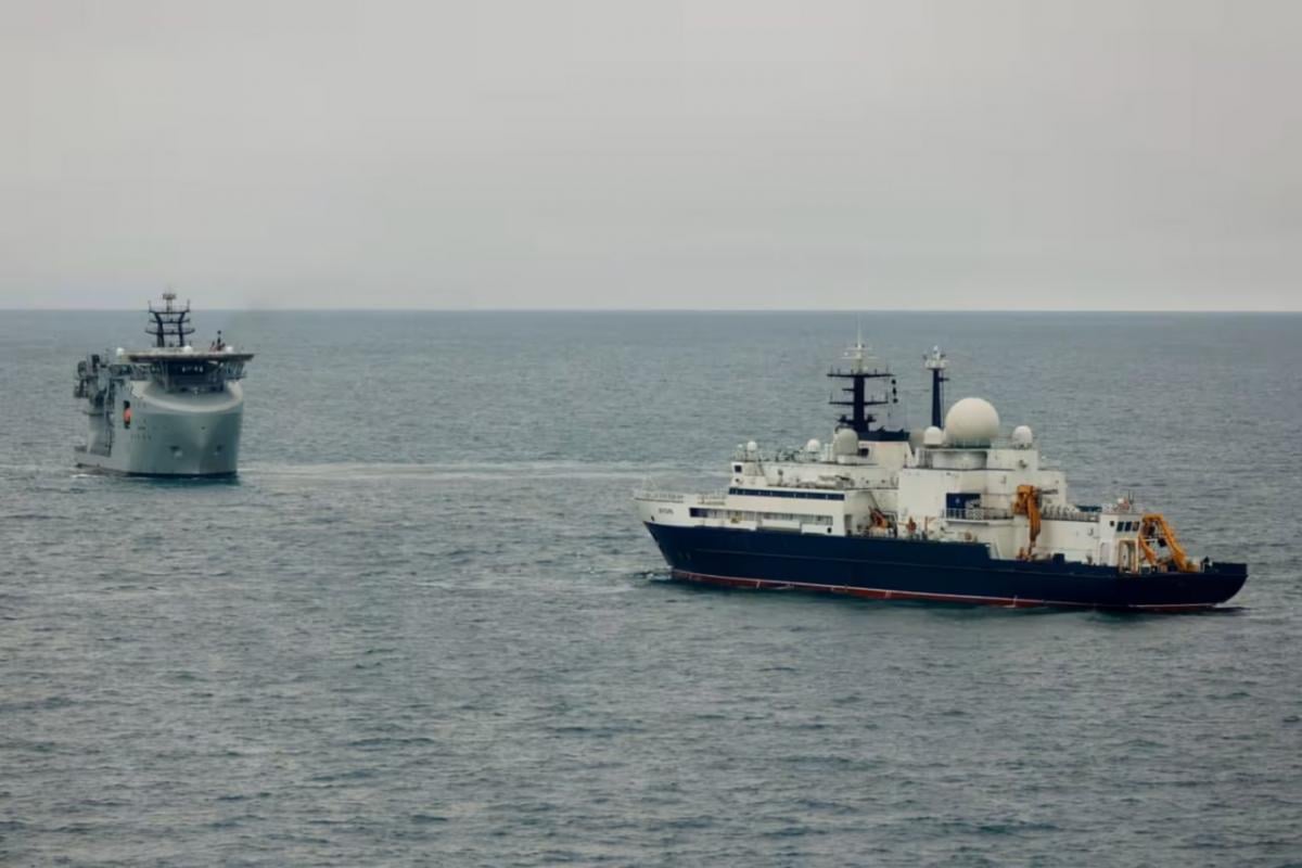 Російський корабель стежить за підводною інфраструктурою країн НАТО / Фото Королівський флот Російський корабель стежить за підводною інфраструктурою країн НАТО / Фото Королівський флот
