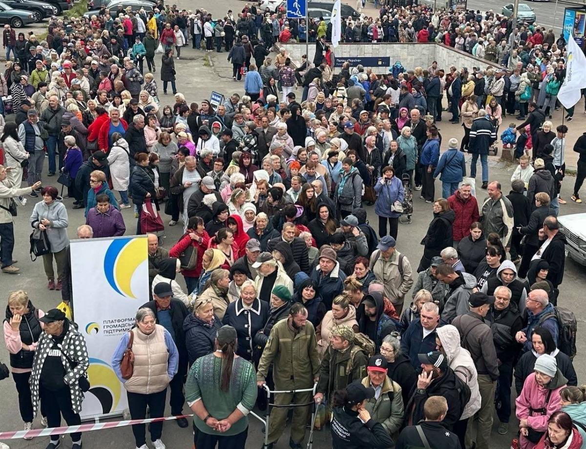 Платформа громадської підтримки роздала мешканцям Києва майже 6 тонн гуманітарної допомоги Платформа громадської підтримки роздала мешканцям Києва майже 6 тонн гуманітарної допомоги