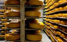 Из магазинов исчезают украинские сыры и прогнозы неутешительны