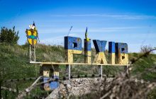Без води, газу та з антидроновими сітками: як виживають люди у прифронтовому Оріхові