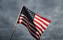 Убийство Чарли Кирка дало противникам США возможности распространять дезинформацию, - СМИ