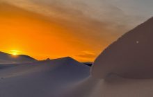 Застывшие белые "дюны": украинские полярники зафиксировали удивительное явление (фото)