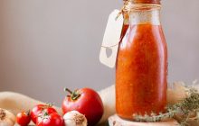 Почему раньше кетчуп продавали в аптеке: кто придумал лечить соусом диарею