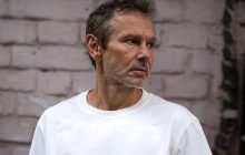 "Зал - это скучно": Вакарчук раскрыл секрет своего "стального" пресса в 50 лет