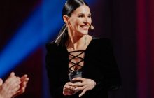 Исторический момент для "Лиги Смеха": звездный тренер Маша Ефросинина стала ведущей юбилейного сезона