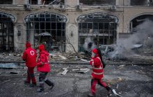 Медикам в зонах боевых действий повысят зарплаты: Свириденко озвучила цифры