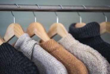 У СРСР це було в кожній шафі: бабусин лайфхак для позбавлення від вологи та затхлості