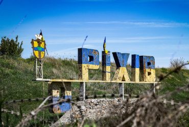 Без води, газу та з антидроновими сітками: як виживають люди у прифронтовому Оріхові