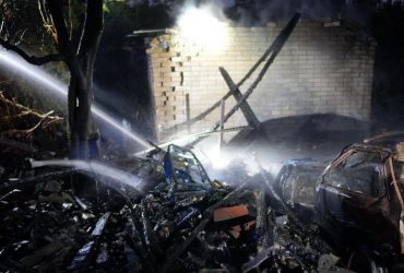 Россияне массированно атаковали Запорожье: есть раненые, в городе значительные разрушения (фото)