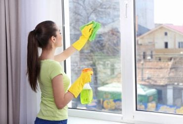 Как помыть окна, чтобы не было разводов: эксперт раскрыла полезные и действенные лайфхаки