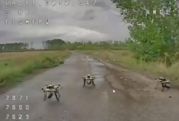 Как дроны РФ коварно атакуют украинских бойцов на трассе: Флеш показал видео