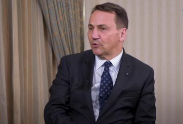 Путин насмехается над Трампом: Сикорский сделал заявление после атаки дронов РФ по Польше