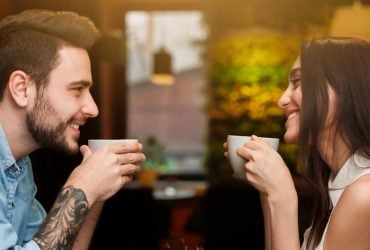 Как легко флиртовать и не казаться занудой: неожиданные советы мужчин