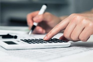 Пенсіонерів звільнили від сплати одного податку: про що йдеться