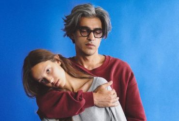 18-летняя певица закрутила роман с известным режиссером и нарвалась на хейт в сети