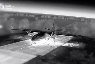 У Криму спецпризначенці спалили два російські літаки Ан-26: деталі від розвідки (відео)