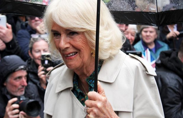 Королева Британії закликала протистояти тиранії для закінчення війни в Україні