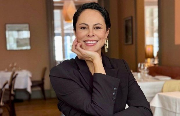 Экс-супруга Виталия Кличко удивила новой фотосессией: как выглядит 51-летняя модель (фото)