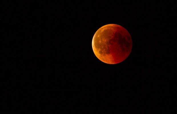 Місячне затемнення 7 вересня 2025 року: де найкраще спостерігати за цим явищем