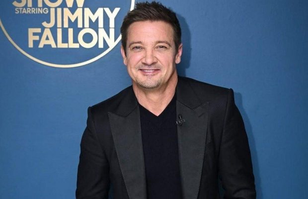 Звезда Marvel Джереми Реннер возвращается на экраны после трагической аварии