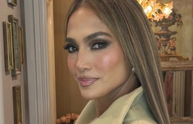 "Не схожа на себе": Джей Ло захопила фанів кардинальною зміною зачіски (фото)