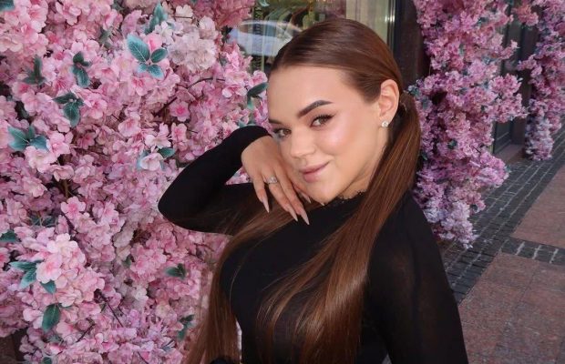 22-річна блогерка Верба зворушливо привітала доньку з першим днем народження (фото)