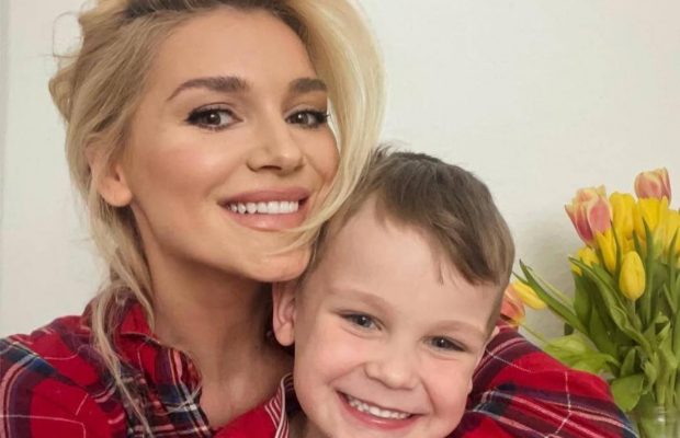 Міша Романова чесно відповіла, чи допомагає колишній забезпечувати спільного сина