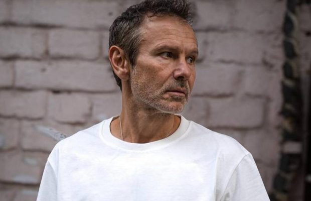 "Зал - это скучно": Вакарчук раскрыл секрет своего "стального" пресса в 50 лет