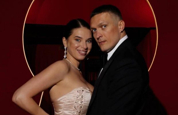 Олександр Усик відсвяткував річницю весілля з дружиною: яким було їхнє свято (фото)