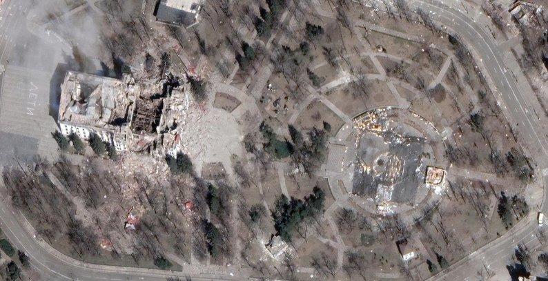Драмтеатр в Мариуполе в 2022 году / Фото: Google Maps Драмтеатр в Мариуполе в 2022 году / Фото: Google Maps