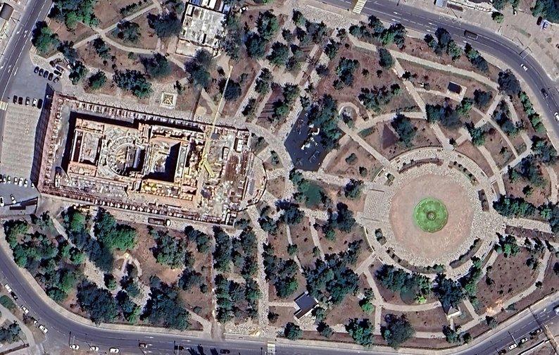 Мариупольский драматический театр во время реставрации / Фото: Google Maps Мариупольский драматический театр во время реставрации / Фото: Google Maps