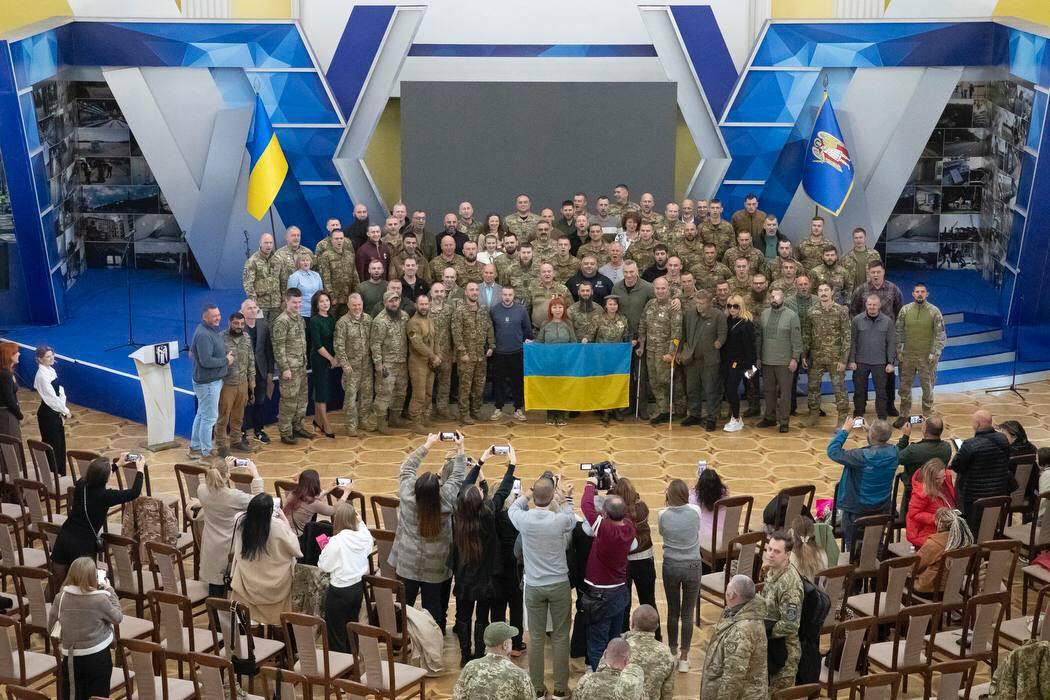 Кличко розповів про програми підтримки, які Київ запровадив для 150 тисяч військових та їхніх родин Кличко розповів про програми підтримки, які Київ запровадив для 150 тисяч військових та їхніх родин