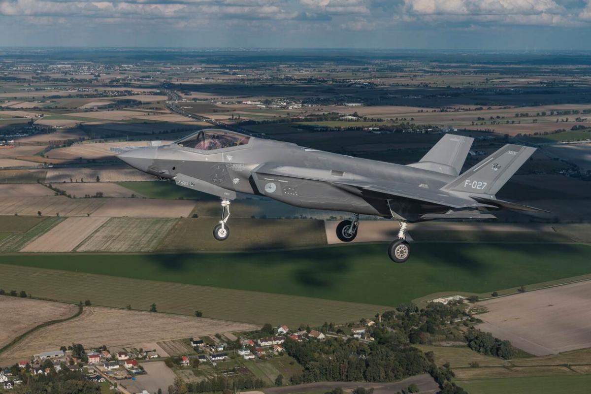 F-35 Нідерландів отримав kill mark про збиття російського дрона над Польщею (фото) F-35 Нідерландів отримав kill mark про збиття російського дрона над Польщею (фото)